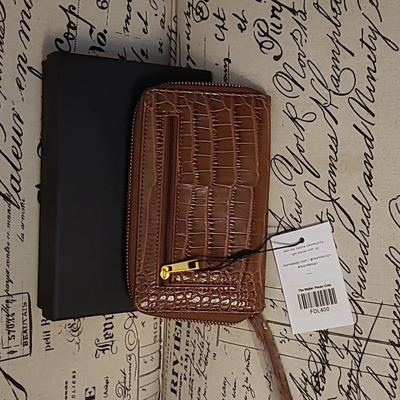 Flat lay wallet - Picture 4 of 8